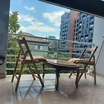 Mano\' S Place